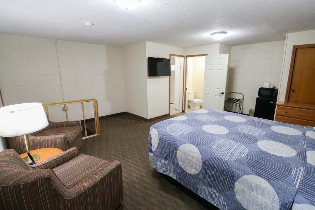 Bear Lodge Motel 선댄스 외부 사진
