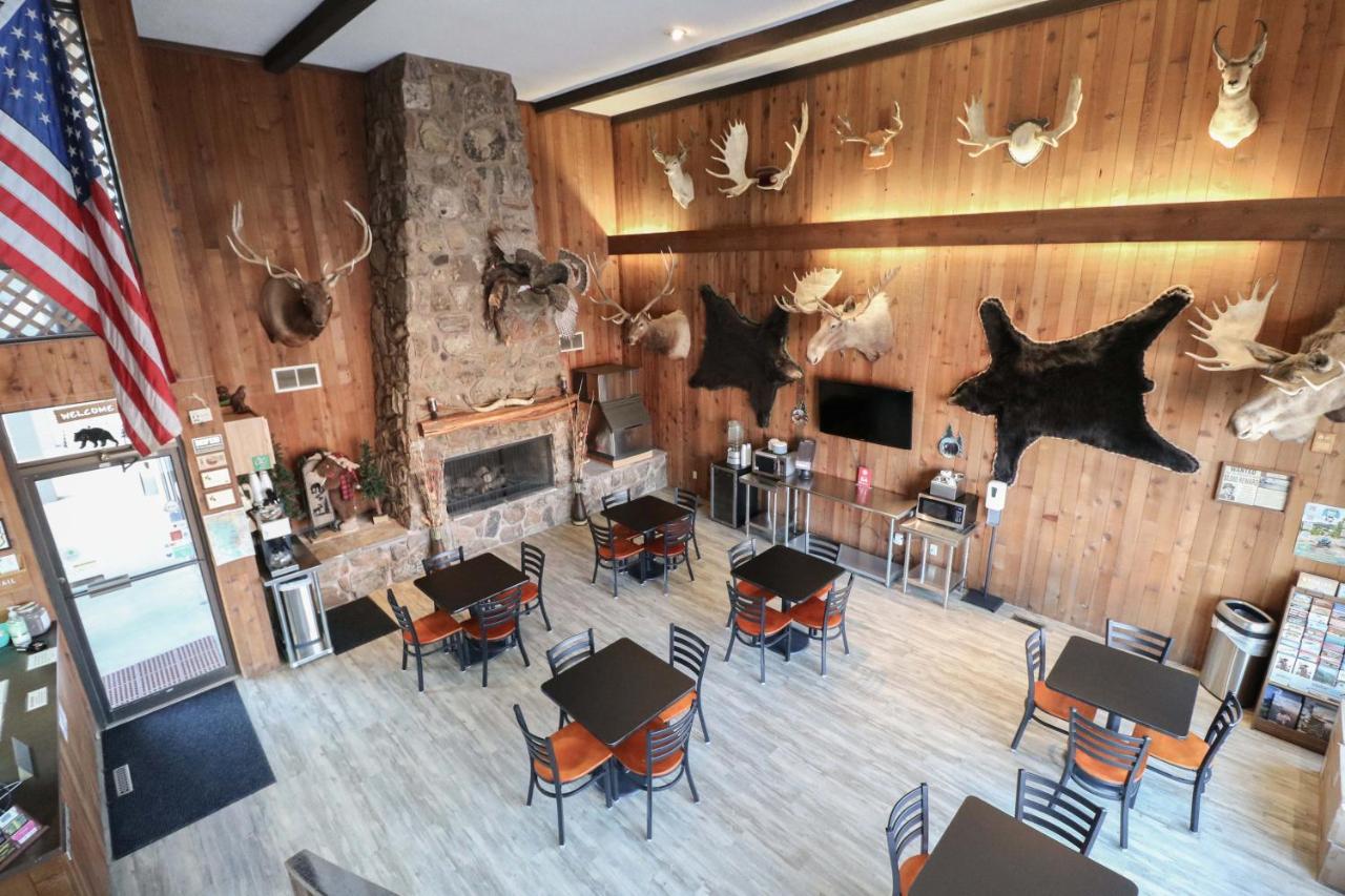 Bear Lodge Motel 선댄스 외부 사진