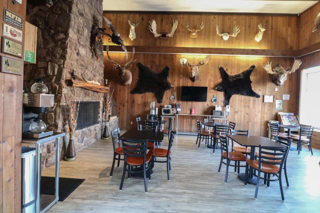 Bear Lodge Motel 선댄스 외부 사진