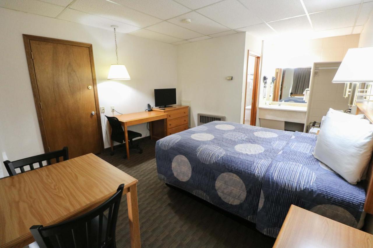 Bear Lodge Motel 선댄스 외부 사진