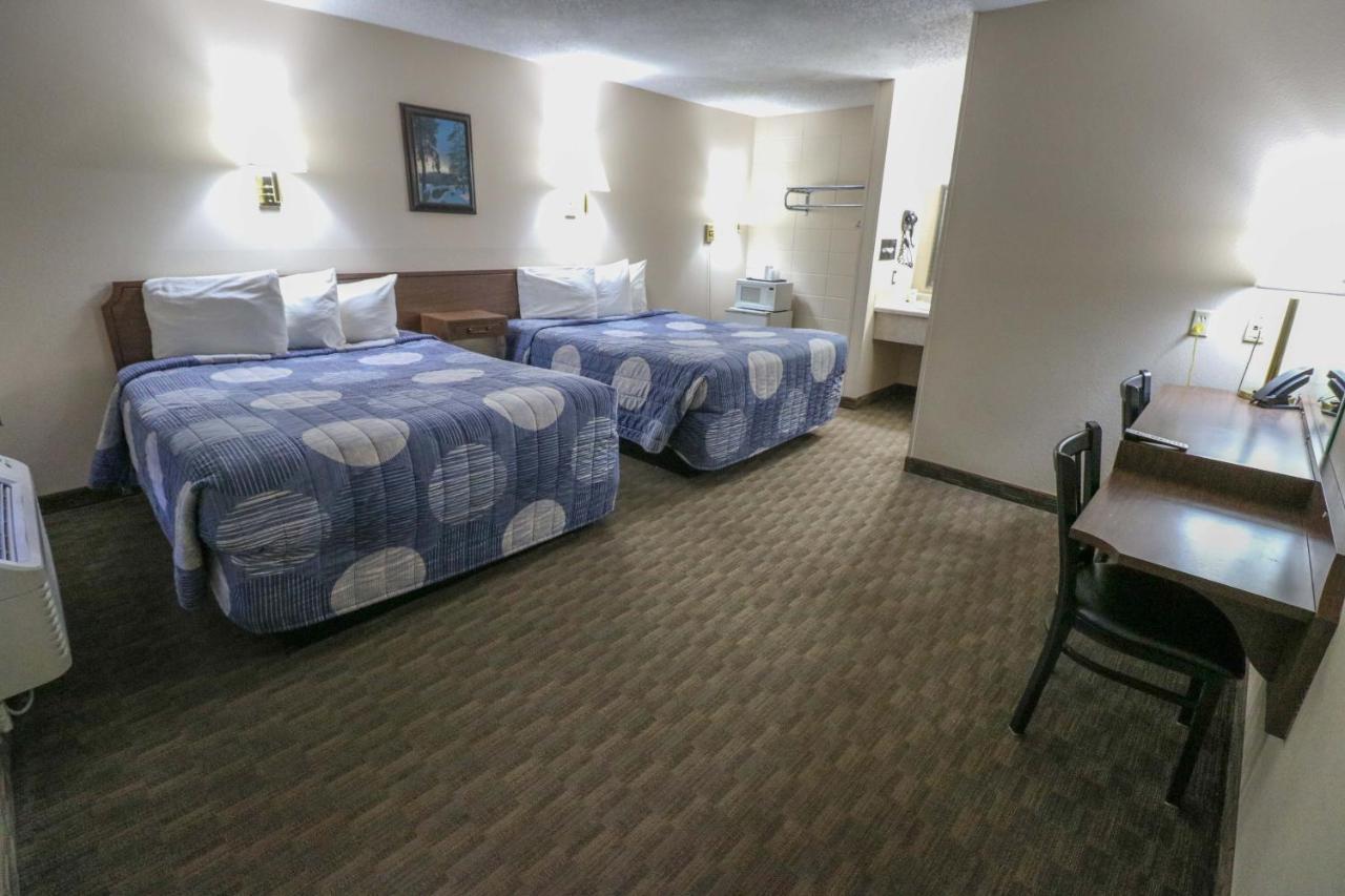 Bear Lodge Motel 선댄스 외부 사진