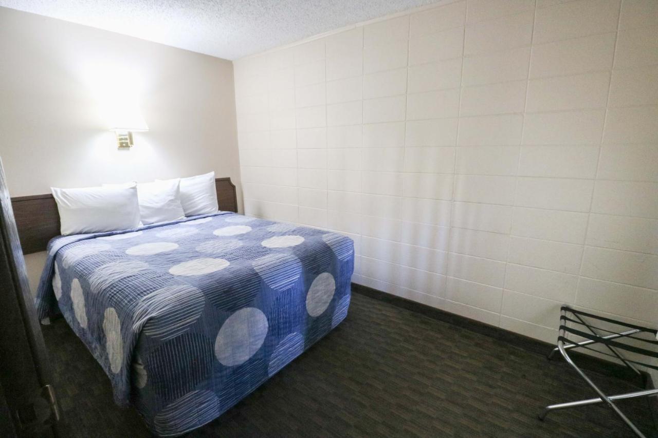 Bear Lodge Motel 선댄스 외부 사진