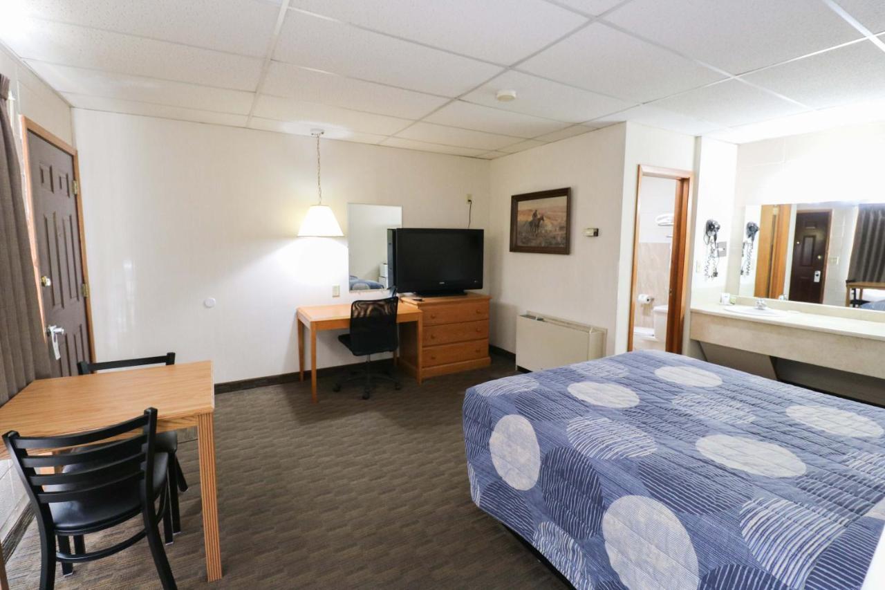Bear Lodge Motel 선댄스 외부 사진