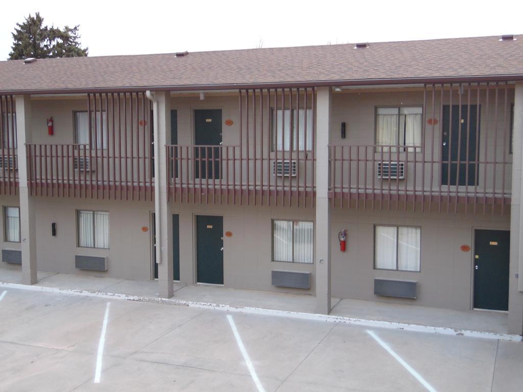 Bear Lodge Motel 선댄스 외부 사진