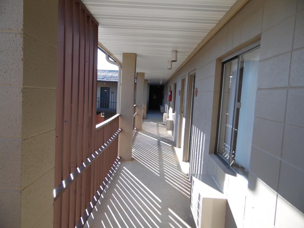 Bear Lodge Motel 선댄스 외부 사진